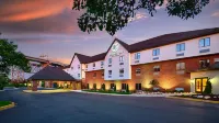 DoubleTree by Hilton Port Huron Hotels near Knowlton's Ice Museum of North America