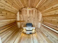 The Butterfly House: with sauna and fully-fenced yard