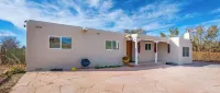 Elegant 3-bedroom Cozy house in lovely Santa Fe with Security Gate on property Hotels near Santa Fe Place Mall