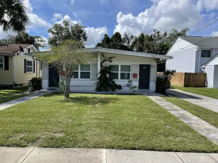 Mills 50 District/Audobon Park Area 2 Bedroom Отели рядом с достопримечательностью «Bridal Gown Studio Orlando»