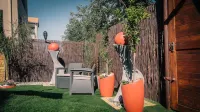 Luxurious Self-Catering Apartment in Benoni with Private Entrance 유니티 그라운드 주변 호텔
