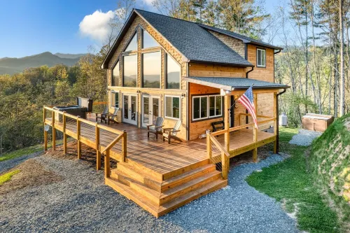 *NEW!* Hot tub/fire pit/private close to Downtown!