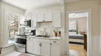 Cozy Loft - Steps to Downtown