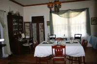 Country Manor - Lower floor