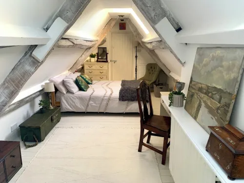 Quintessential Cottage near Bath, from 1650’s