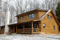Spacious 6-bedroom cabin & sports bar in Amish country. Close to Breitenbach.