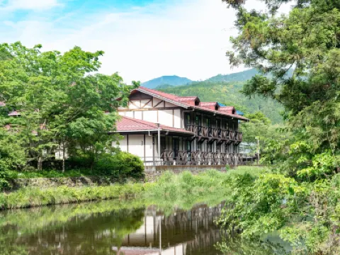 Housenbou Lodge Hotels in 