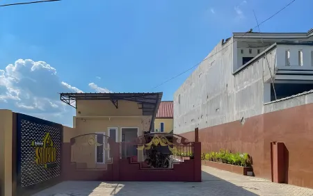 RedDoorz Syariah Near Rsud Dr Iskak Tulungagung Отели в г. Тулунгиган