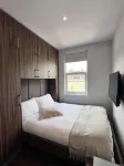 London Studio Retreat - Colney Hatch Lane Hotels in Haringey