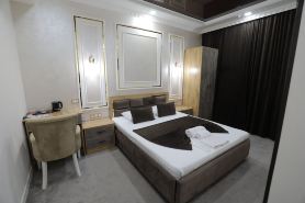 Sharq Hotel