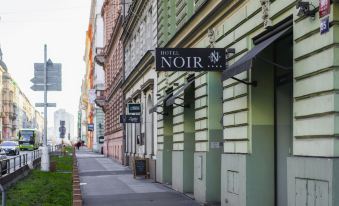 Hotel Noir