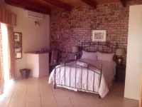 Thabiso Guesthouse Hotels near Waltloo Train Station