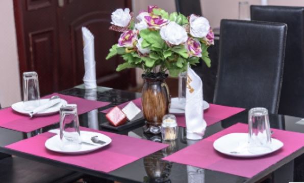 Utopia Hotel - Housity