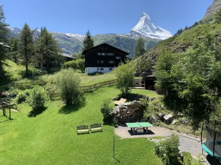 Appartements Zermatt Paradies Отели рядом с достопримечательностью «Озеро Риффель»