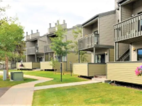 パインズ アット メドウ リッジ フレイザーのホテル