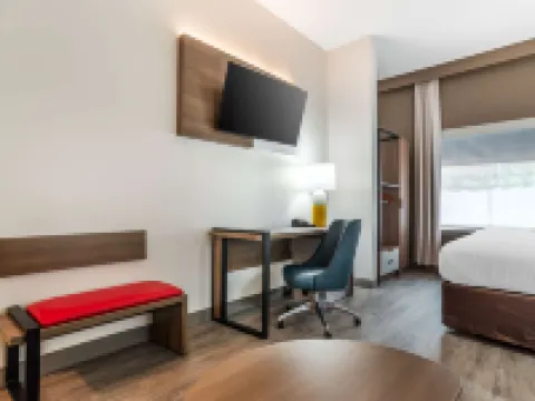 Comfort Inn & Suites Crestview South Hotels in Crestview