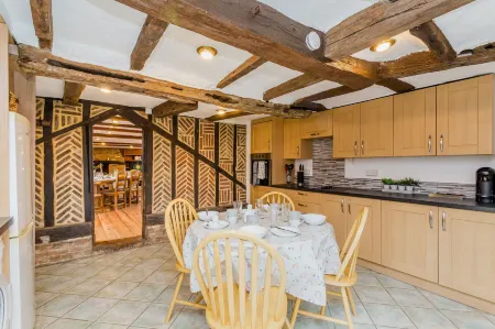 Dyke Farm Barn | by Huluki Sussex Stays