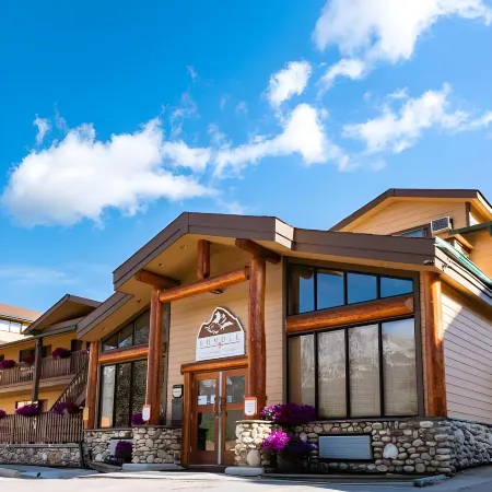 Rundle Mountain Lodge