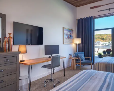 鵝卵石灣俱樂部 拉塞爾酒店