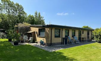 Beautiful Bungalow with Spacious Garden