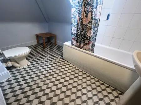 Helen's Hotel Near Wembley Отели в г. Брент