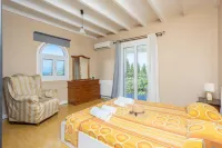 Villa Mavrikia