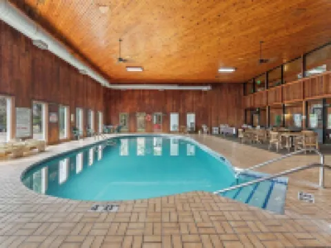 Iron Ridge Inn Motel Hotels in Dodge County
