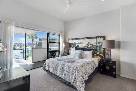 Sovereign Pier on the Waterways Отели рядом с достопримечательностью «The Lost Spring»