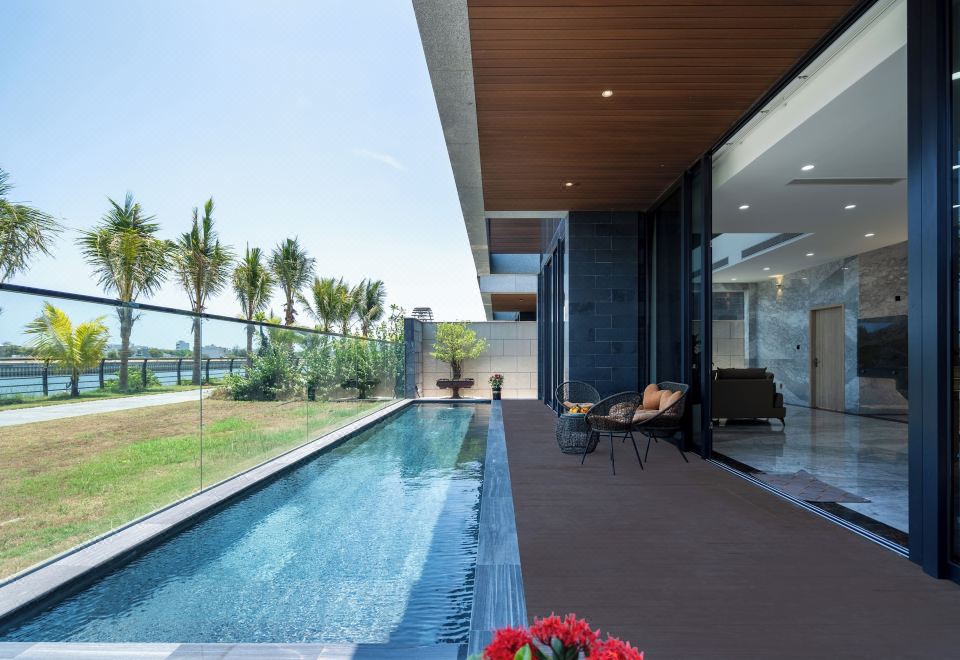 디럭스 리버프론트 풀 빌라 다낭 이미지