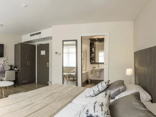 Het Wapen van Elst Hotels in Slijk-Ewijk