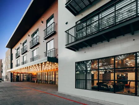 Colton House Hotel Отели рядом с достопримечательностью «St. Mary's Cathedral»