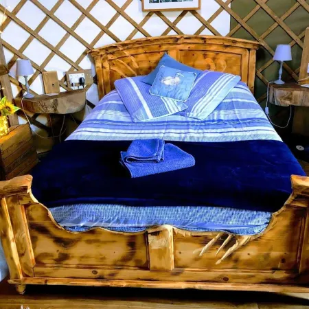 Bembridge Harbour Yurt - Log Burner - WiFi Отели в г. Райд