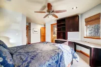 Stunning Forest Retreat - Walk to Upper Truckee River!