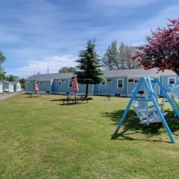 Brookside Inn & Cottages