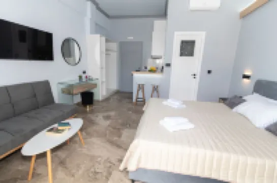 Queen Mary Beachfront Studios