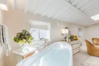 The Duchess Chambers, the Luxury Grand 3 Bedrooms