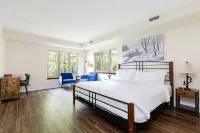 Fairy Bay Lakehouse Hotels in Huntsville