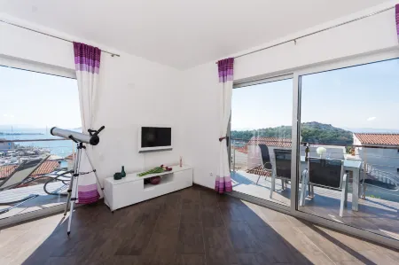 Amaizing Sea View in Center and Near the Beach