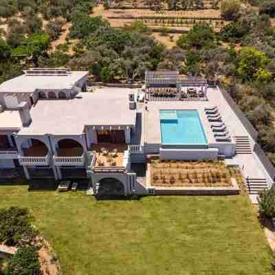 Azatis Luxury Villa Hotel Exterior