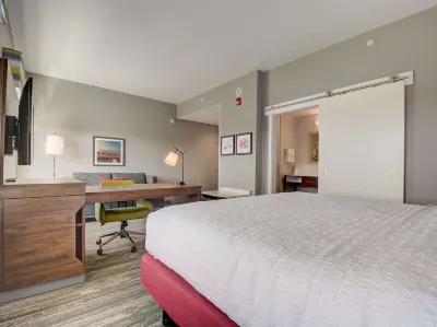 Hampton Inn and Suites Williamstown Ark Encounter Hotel di 