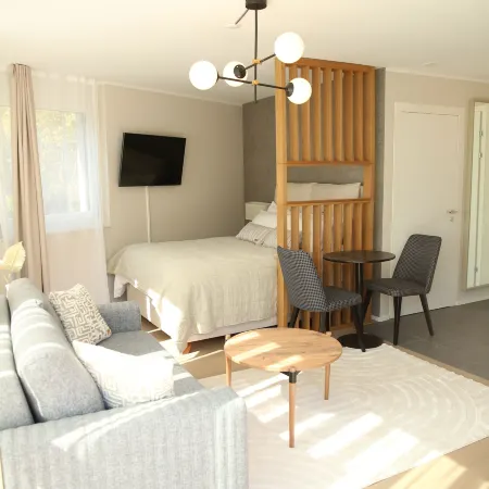 Lamira - Serviced Apartments