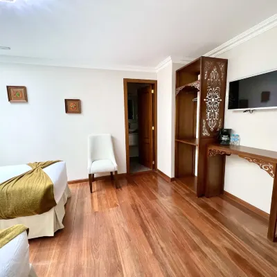 Dakani Hotel Boutique New Отели рядом с достопримечательностью «Площадь Фоч»