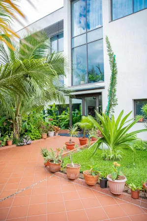 Casa Bianca Отели рядом с достопримечательностью «+233 Jazz Bar & Grill»