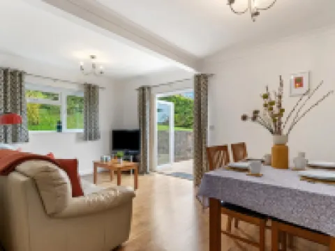 セント ヘレンズ  アパートメント 2  - ショート ウォーク トゥ ビーチ アムロスのホテル