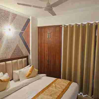 The Grand ND Resort- Kanha Tulsi Heights Behind Prem Mandir Rooms