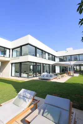 Breathtaking Villa w Pool & Sauna by Sea N' Rent Отели в г. 