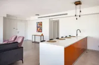 O&O Group - Top Penthouse & Jacuzzi on the Beach