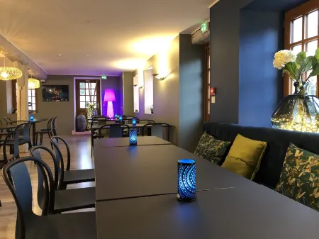 Logis l'Hôtel d'Arc Отели в г. Пишанж