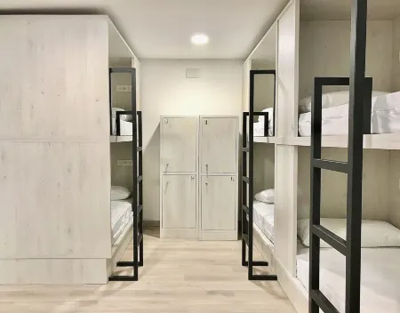Quartier Leon Hostel Jabalquinto