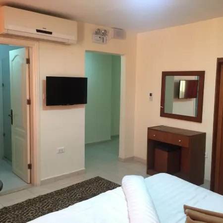 Zaina Plaza Hotel